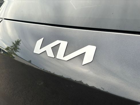 Used 2024 Kia EV9 Wind AWD/4WD image 35