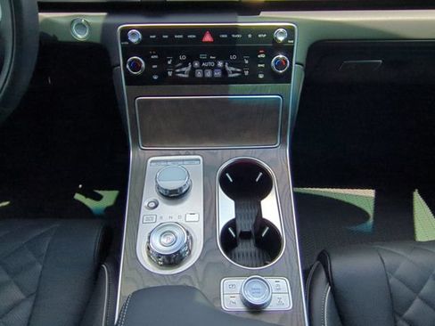 Used 2025 Genesis GV80 3.5T Prestige AWD/4WD image 15