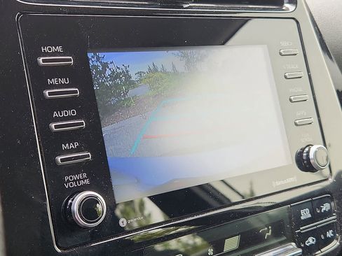 Certified 2022 Toyota Prius LE image 18