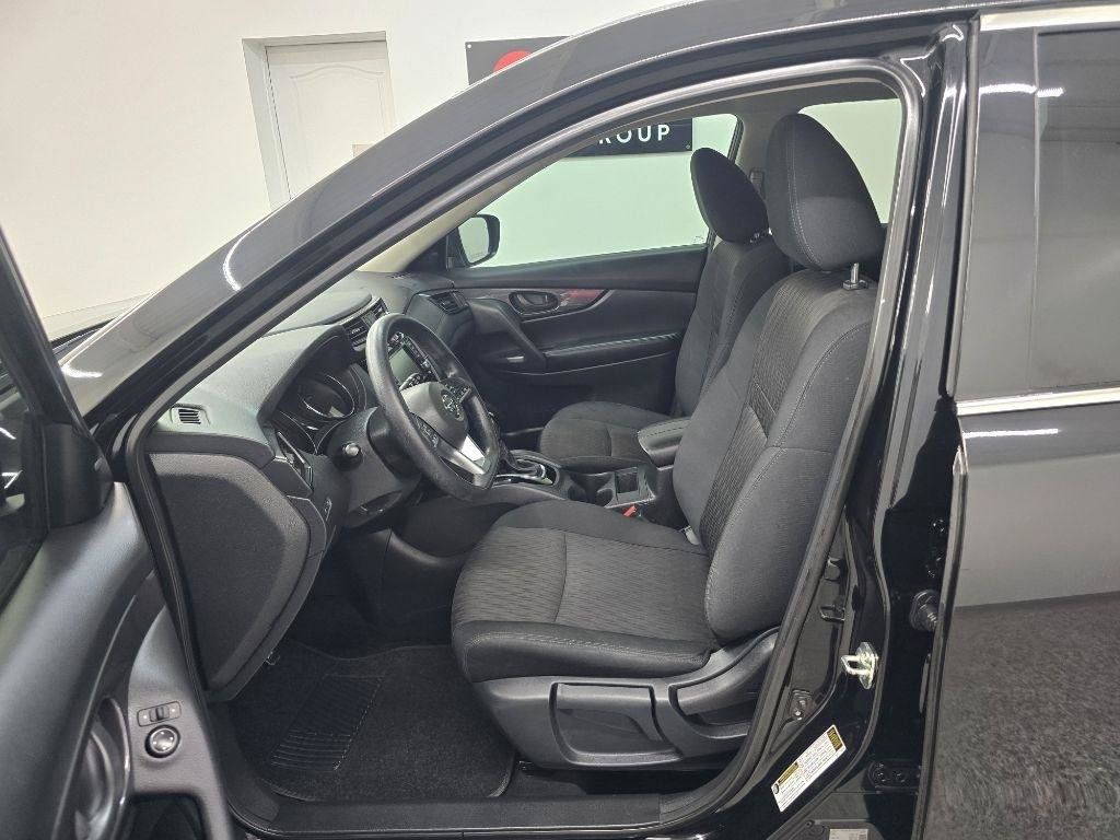 Used 2020 Nissan Rogue S FWD image 10