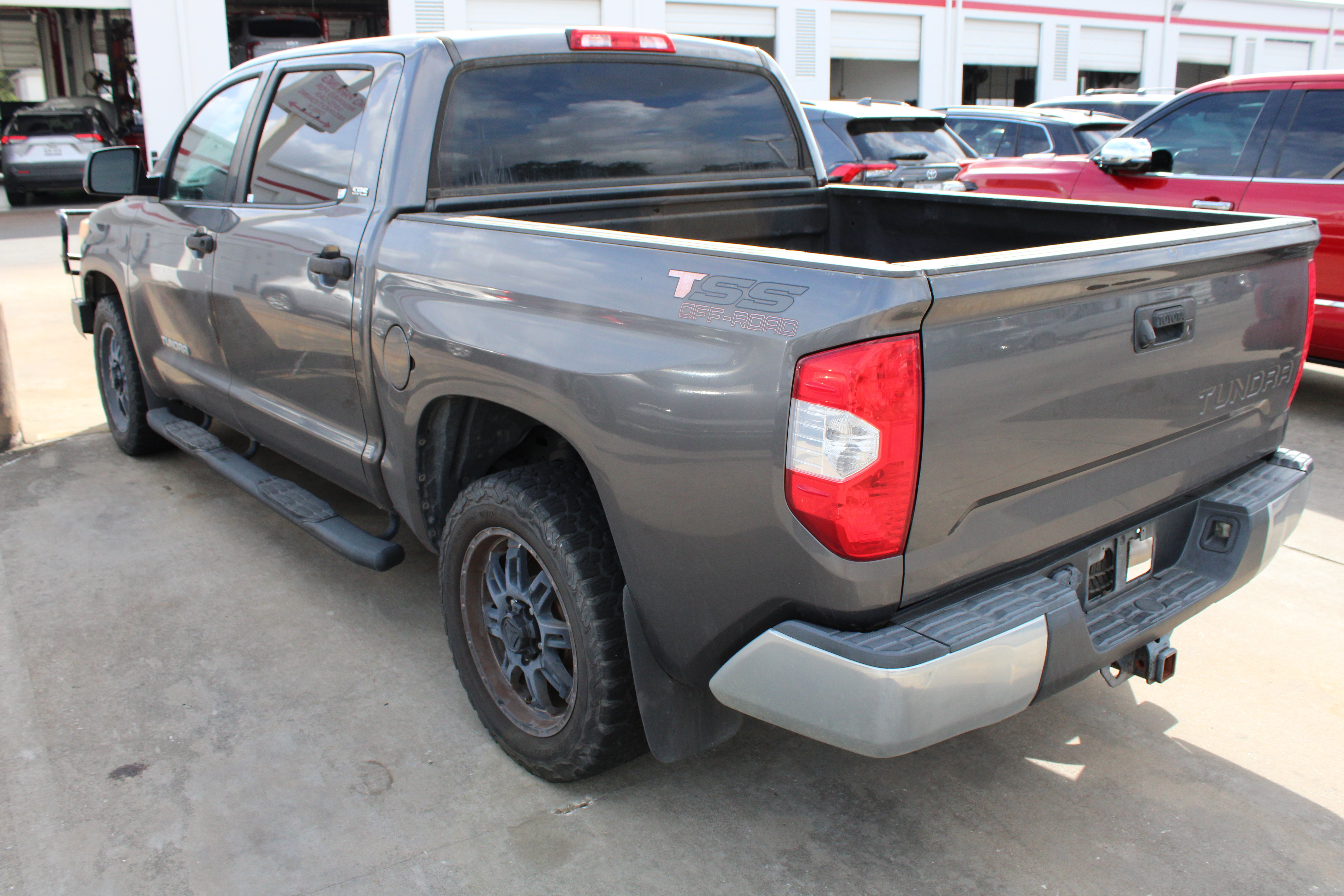 Used 2015 Toyota Tundra SR5 w/ SR5 Upgrade Package RWD image 5