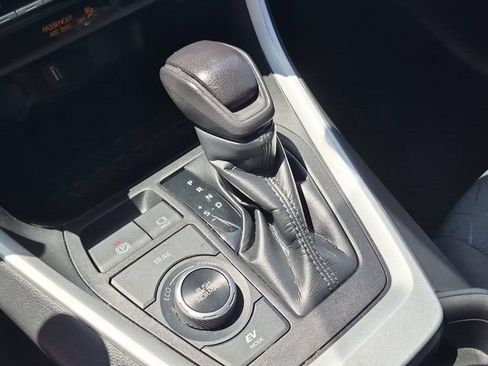 Used 2021 Toyota RAV4 XLE AWD/4WD image 14