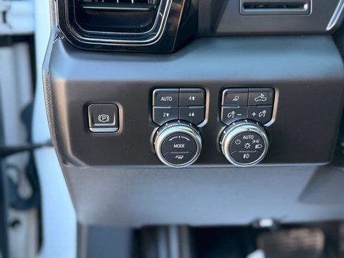 Used 2023 GMC Sierra 1500 AT4 w/ AT4 Preferred Package image 14