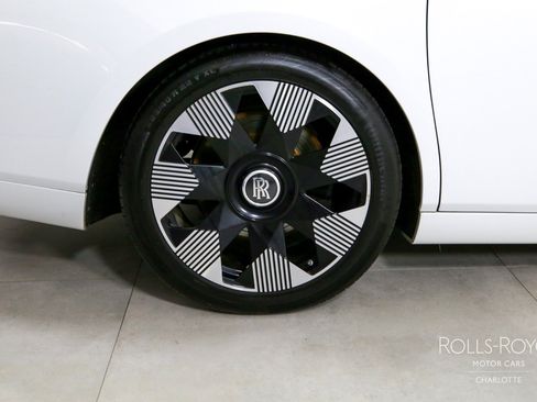 Certified 2024 Rolls-Royce Phantom Sedan RWD image 43