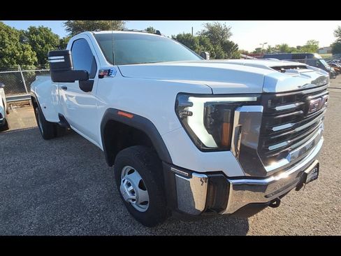 Used 2024 GMC Sierra 3500 Pro image 4