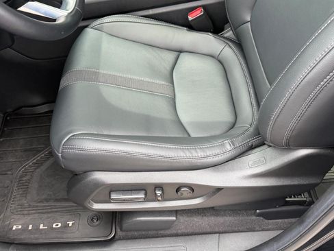 Used 2025 Honda Pilot Touring image 20