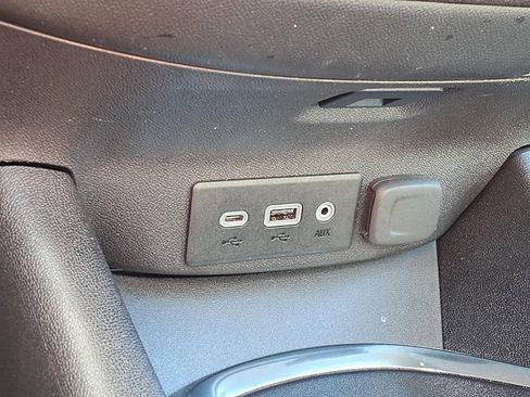 Used 2025 Chevrolet Malibu LT image 27