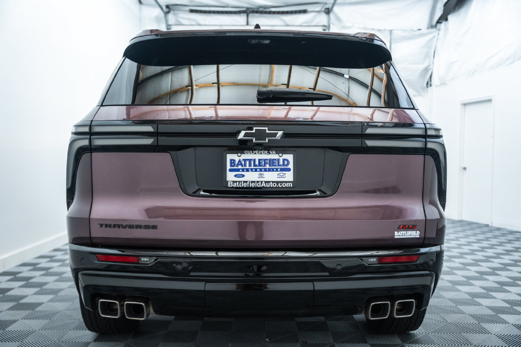 Used 2024 Chevrolet Traverse RS FWD image 6