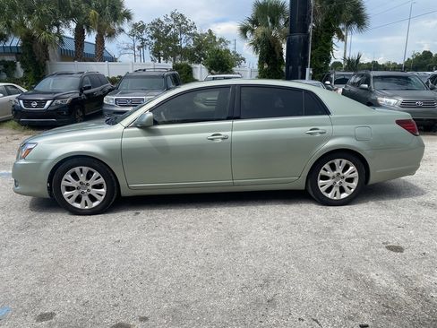 Used 2009 Toyota Avalon XLS FWD image 4