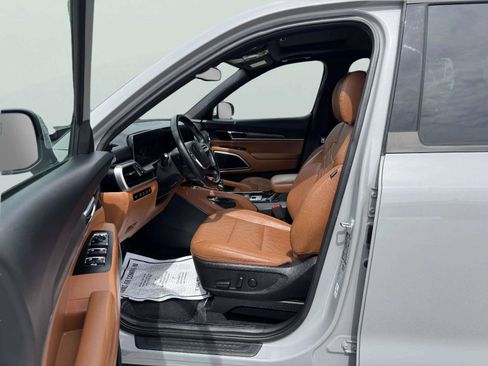 Used 2024 Kia Telluride EX X-Line AWD/4WD image 17