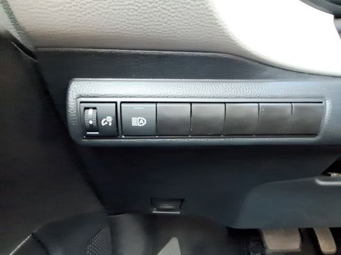 Used 2022 Toyota Corolla LE image 25