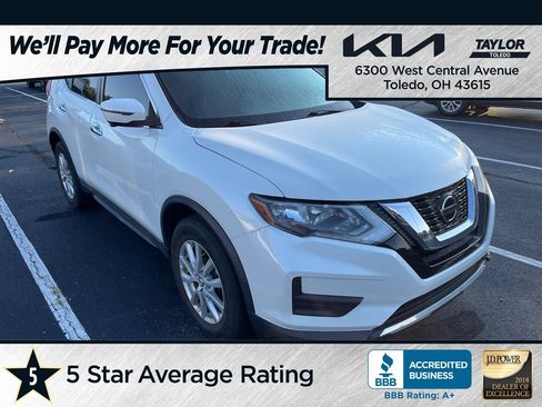 Used 2018 Nissan Rogue SV w/ Premium Package FWD image 1