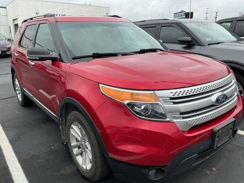 Used 2012 Ford Explorer XLT AWD/4WD image 3