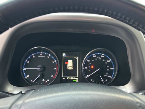 Used 2018 Toyota RAV4 XLE image 20