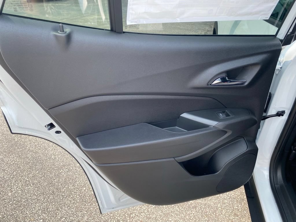 New 2026 Chevrolet Trax LS w/ LS Convenience Package FWD image 22