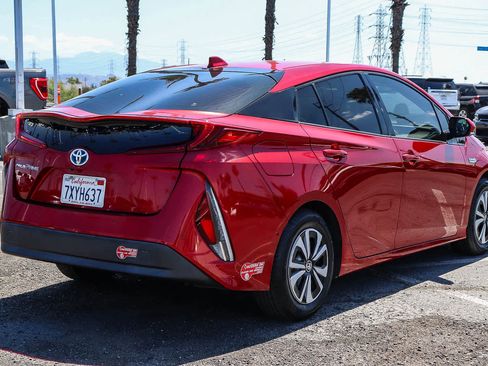 Used 2017 Toyota Prius Prime Advanced w/ Carpet Mat Package FWD image 5