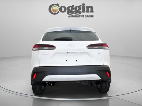 Used 2026 Toyota Corolla Cross LE FWD image 13