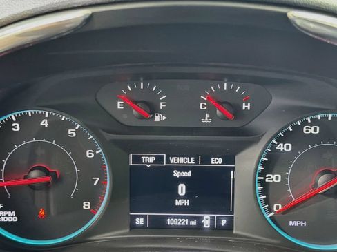 Used 2019 Chevrolet Malibu LT FWD image 14