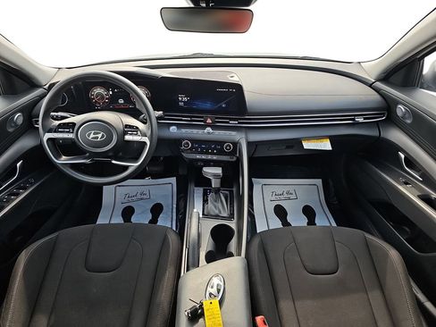 Used 2024 Hyundai Elantra SEL FWD image 13