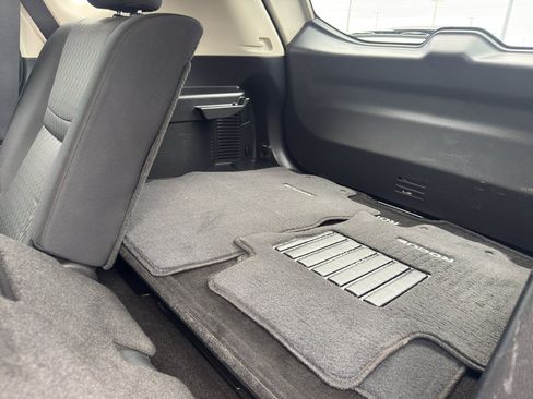 Used 2019 Nissan Rogue SV w/ Premium Package FWD image 34