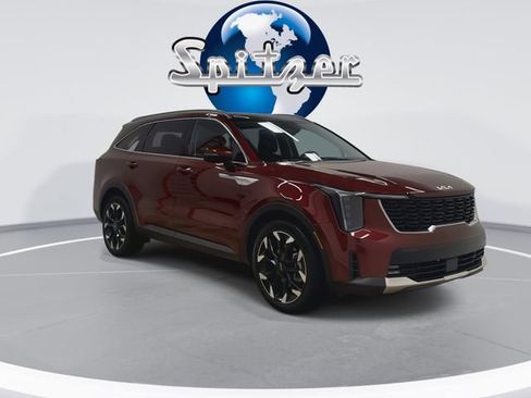 Certified 2025 Kia Sorento EX w/ Panoramic Sunroof Package image 8
