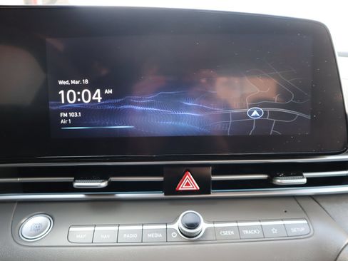 Used 2024 Hyundai Elantra SEL FWD image 41