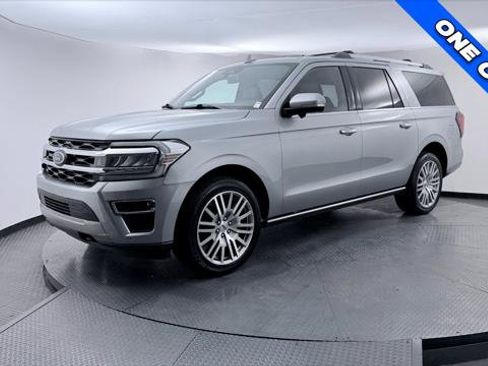 Used 2023 Ford Expedition Max Limited AWD/4WD image 2