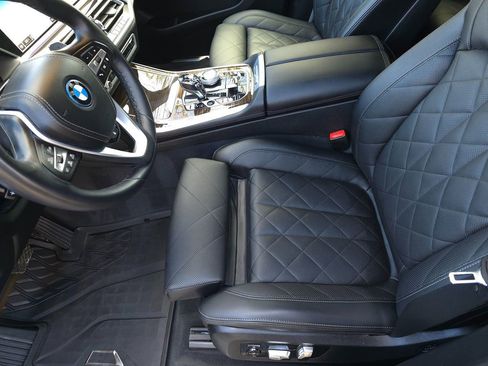 Used 2023 BMW X5 xDrive45e w/ Executive Package image 11