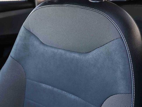 Used 2022 Volkswagen Taos SE image 26