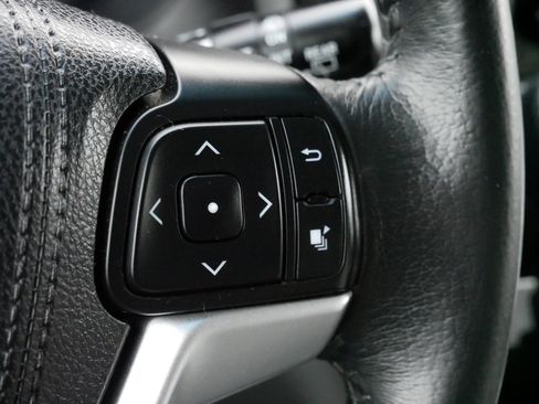 Used 2016 Toyota Sienna XLE image 25