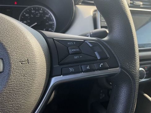 Used 2020 Nissan Versa SV FWD image 24