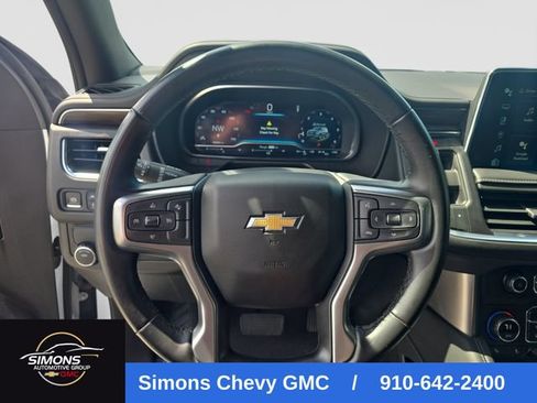Used 2024 Chevrolet Suburban LT RWD image 12
