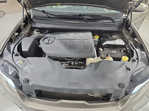 Used 2019 Jeep Cherokee Limited w/ Luxury Group AWD/4WD image 23
