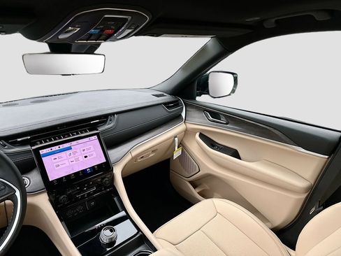 New 2025 Jeep Grand Cherokee L Limited w/ Luxury Tech Group II image 27