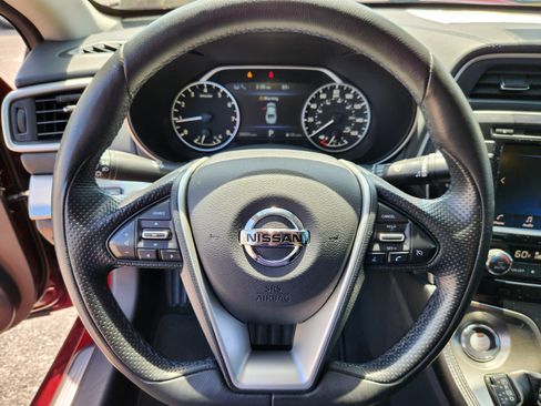 Used 2020 Nissan Maxima 3.5 S w/ Floor Mat Group FWD image 9