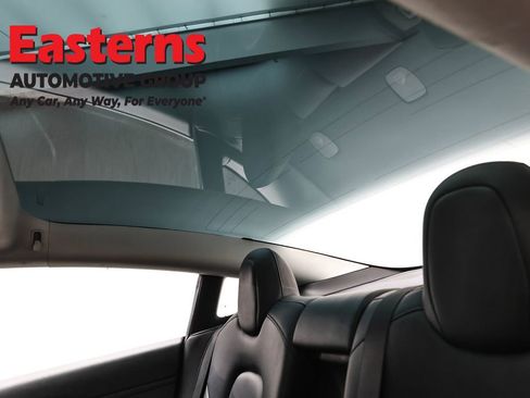 Used 2022 Tesla Model 3 Standard Range image 32