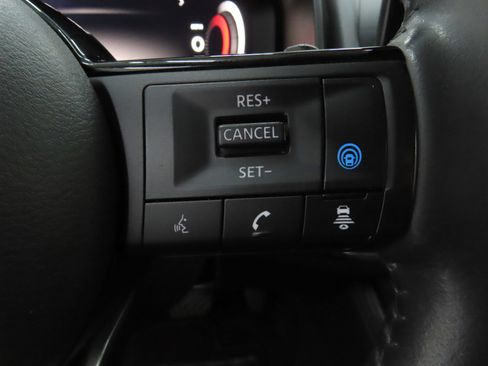 Used 2021 Nissan Rogue Platinum FWD image 14