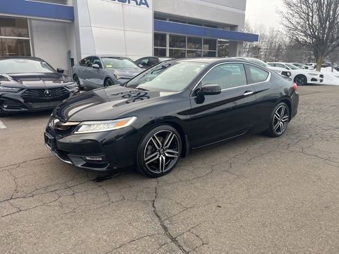 Used 2017 Honda Accord Touring image 30