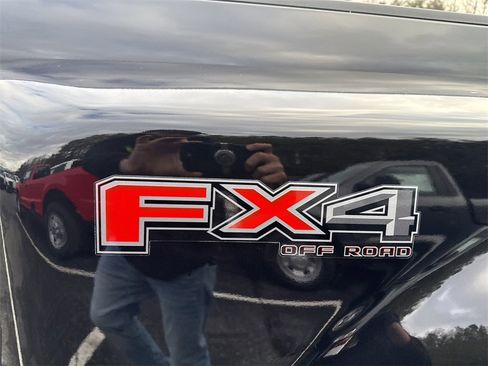 Used 2024 Ford F350 Platinum image 17