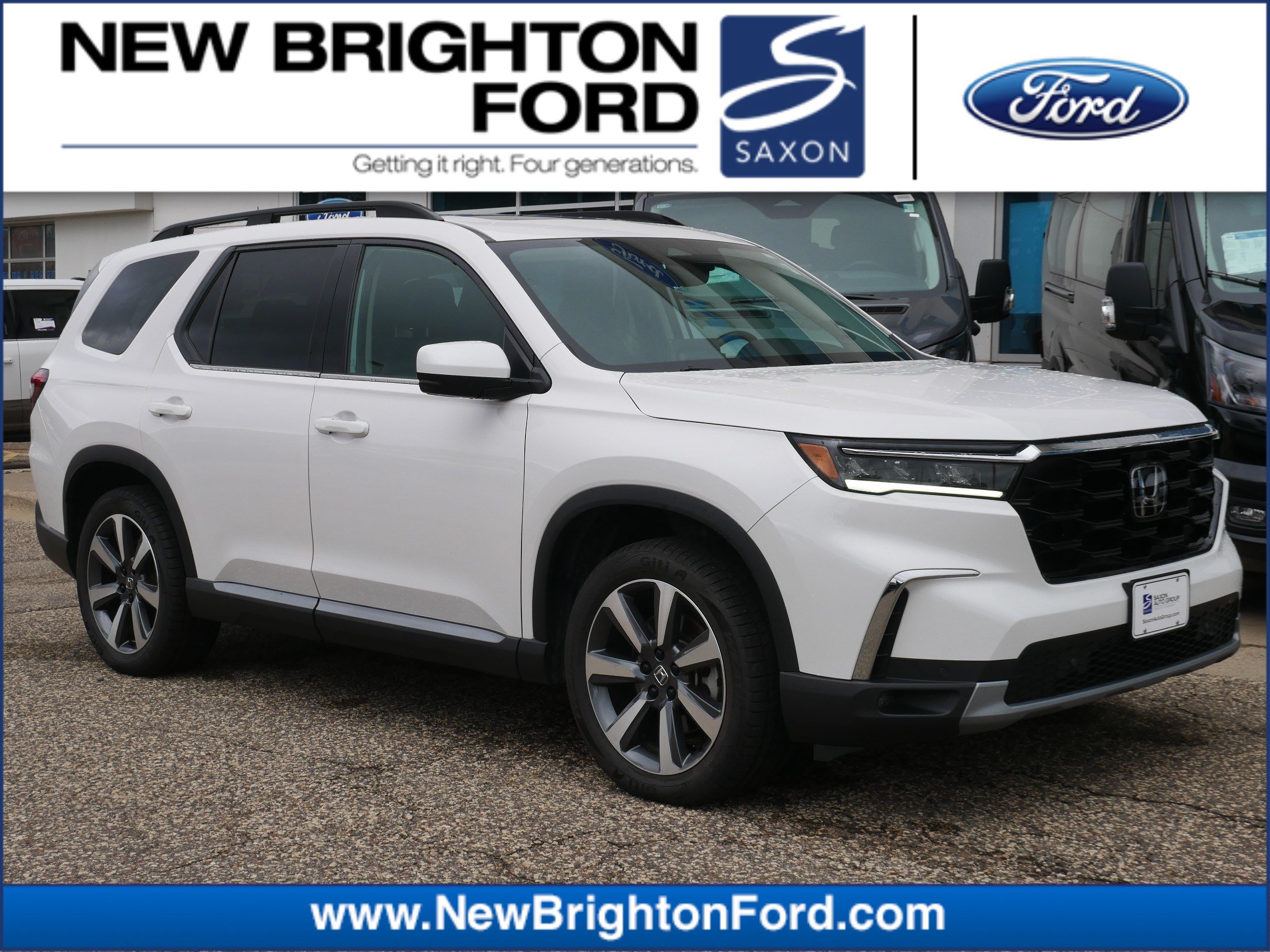 Used 2023 Honda Pilot Touring image 1