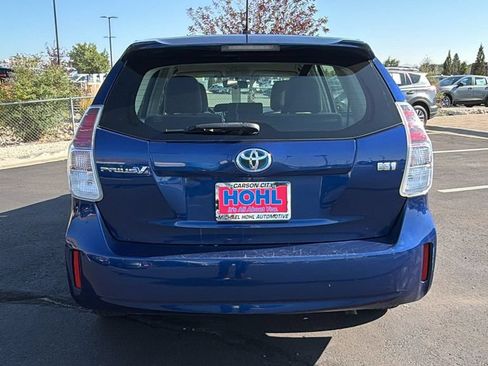 Used 2017 Toyota Prius V Two w/ Carpet Mat Package FWD image 4