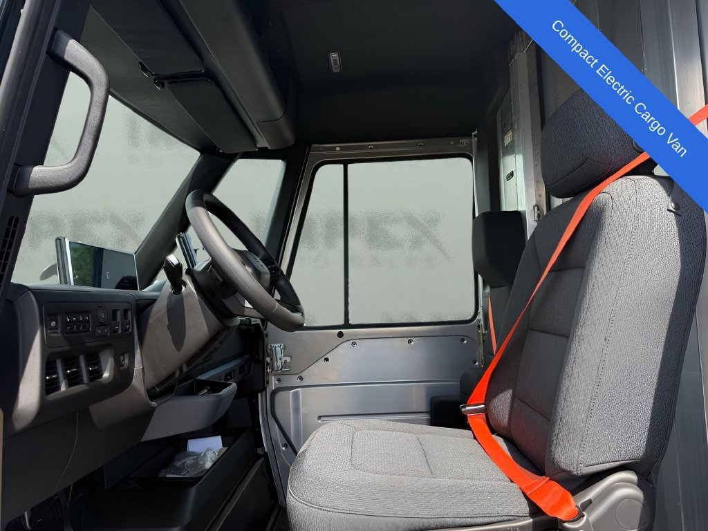Used 2024 Chevrolet Brightdrop 400 w/ Commercial Equipment Package AWD/4WD image 29
