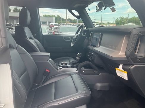 New 2026 Ford Bronco Outer Banks w/ Sasquatch Package AWD/4WD image 12