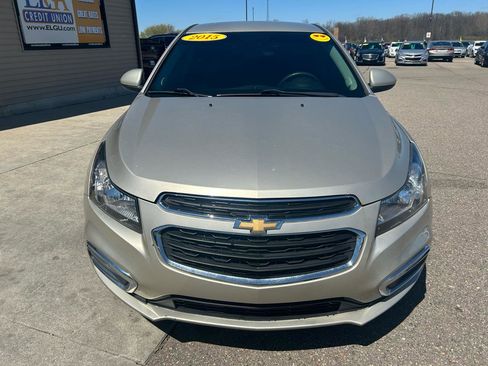 Used 2015 Chevrolet Cruze LT FWD image 2