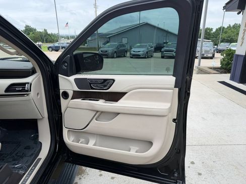 Used 2018 Lincoln Navigator L Reserve w/ Technology Package AWD/4WD image 50