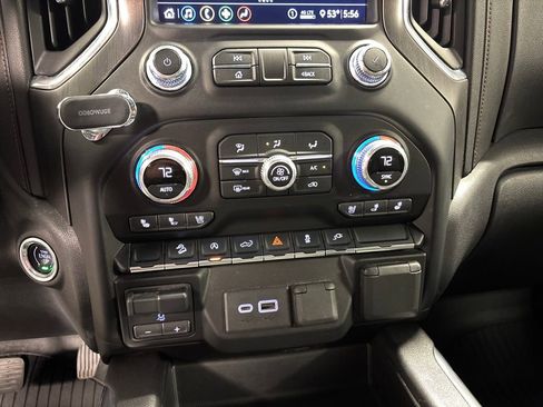 Used 2020 GMC Sierra 1500 AT4 image 40
