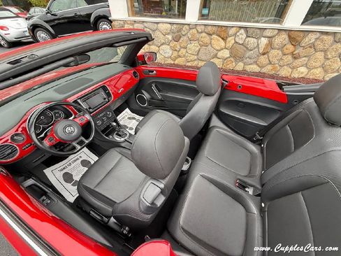 Used 2014 Volkswagen Beetle 1.8T FWD image 23