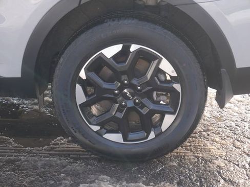 Used 2025 Kia Sorento S image 42