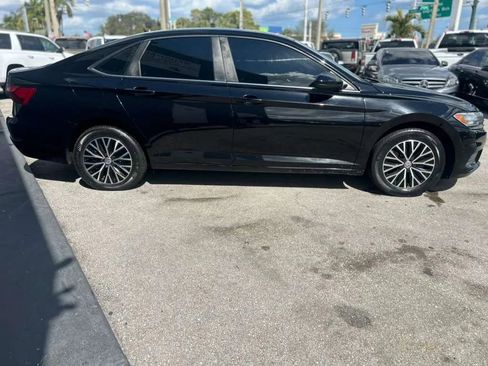 Used 2021 Volkswagen Jetta SE FWD image 6