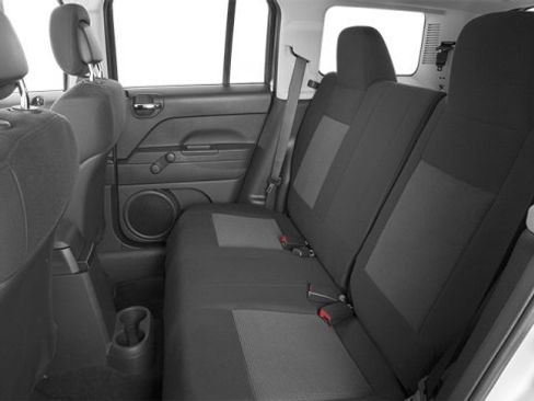 Used 2014 Jeep Patriot Latitude image 16